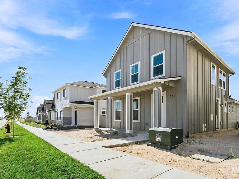 330 E Mayfield Springs Blvd photo 2