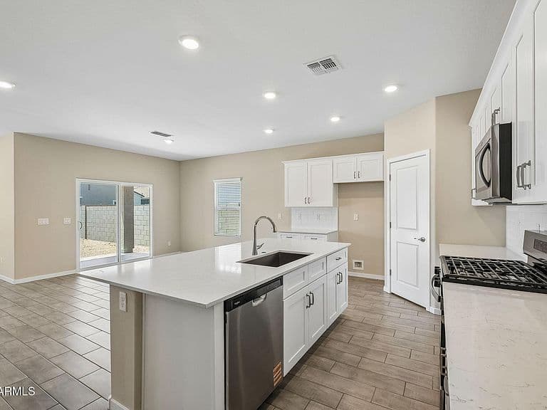 36815 W NINA Street photo 5