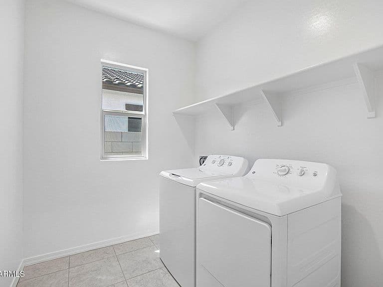10206 W DEVONSHIRE Avenue photo 5