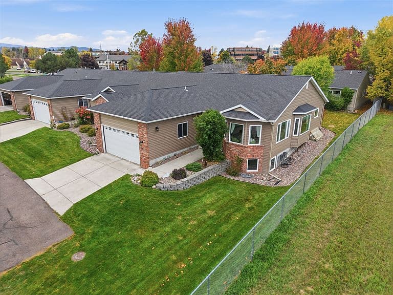 309 Commons Way photo 2