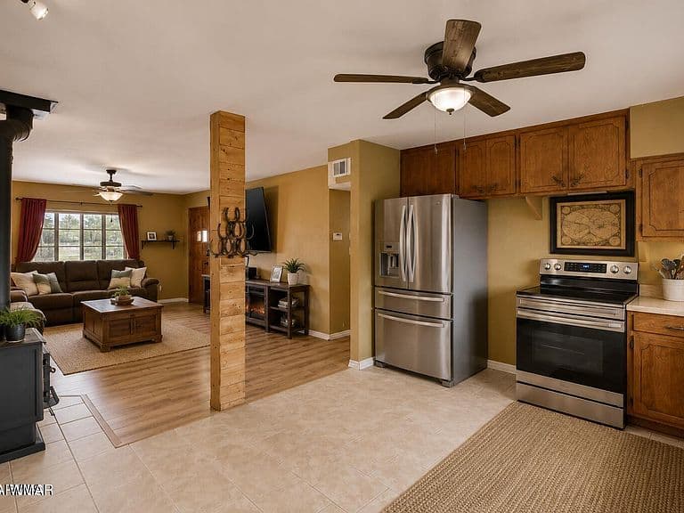 3834 Serra Way photo 4