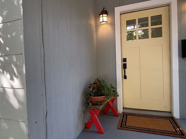 1721 Helen Ave photo 2