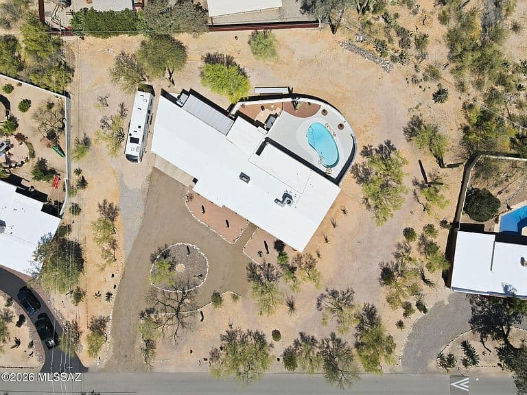 900 W Las Palmas Dr photo 4