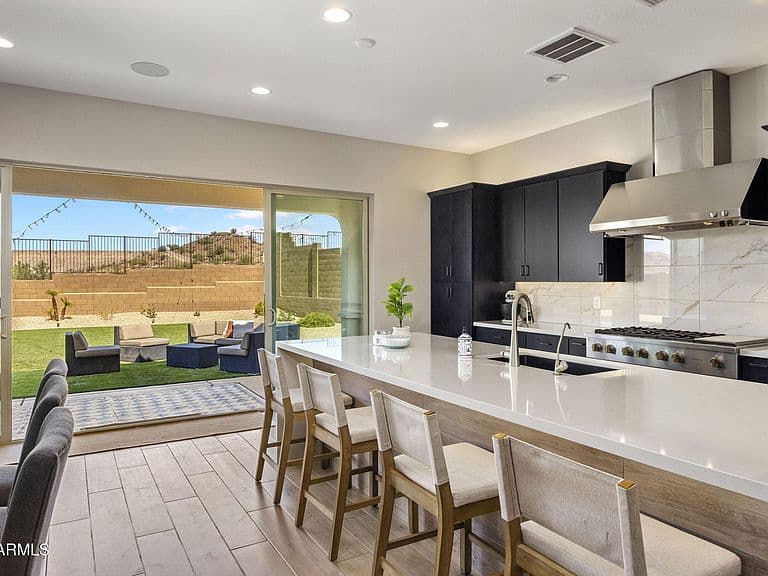1838 E VILLA LINDA Drive photo 4