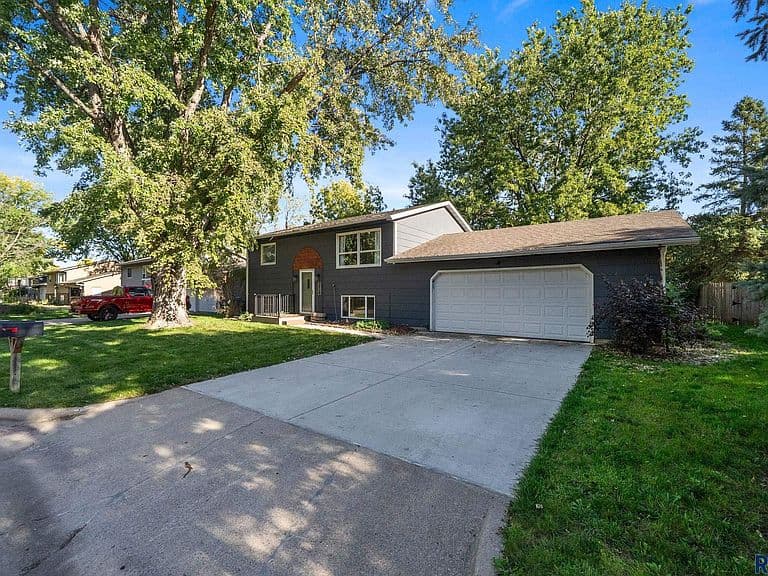 3924 S Morrow Dr photo 2