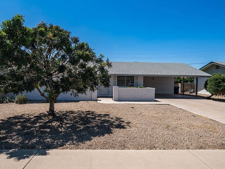 1149 E Geneva Dr photo 3