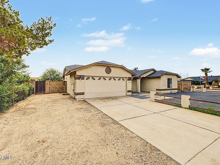 9033 W EL CAMINITO Drive photo 3