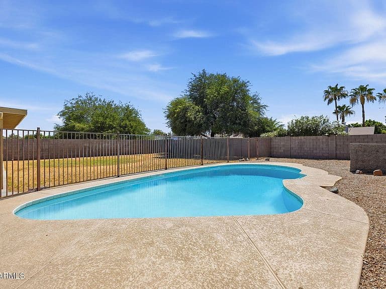 512 N LOS FELIZ Drive photo 2