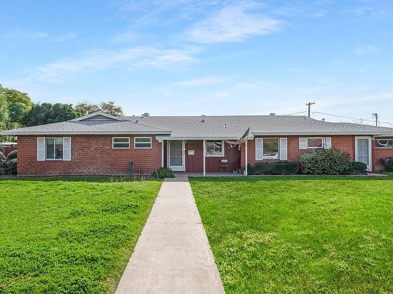 2039 W Windsor Ave photo 2