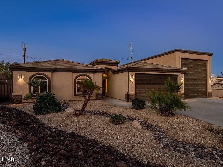 2733 Papeete Pl photo 2