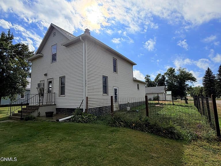 223/227 Helen St S photo 3