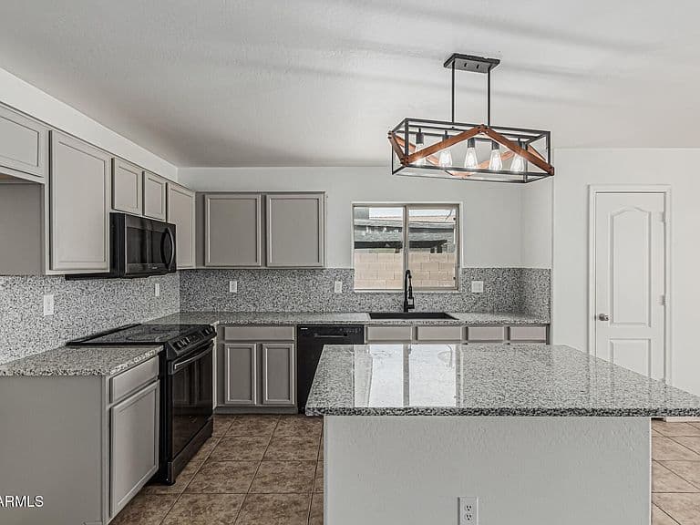 23637 N DESERT Drive photo 4