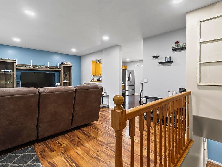 204 N Steven St photo 3