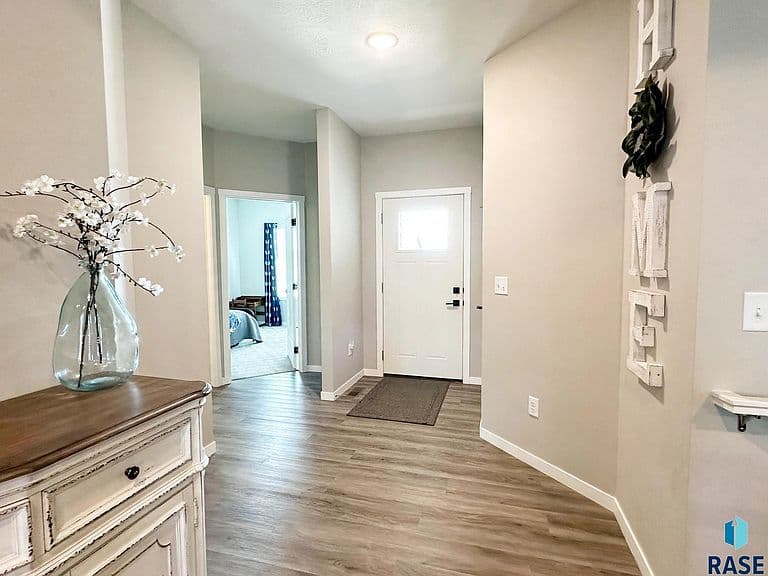 110 Atlantic Cir photo 2