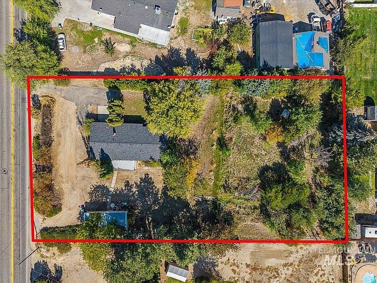 2530 S Cloverdale Rd photo 2