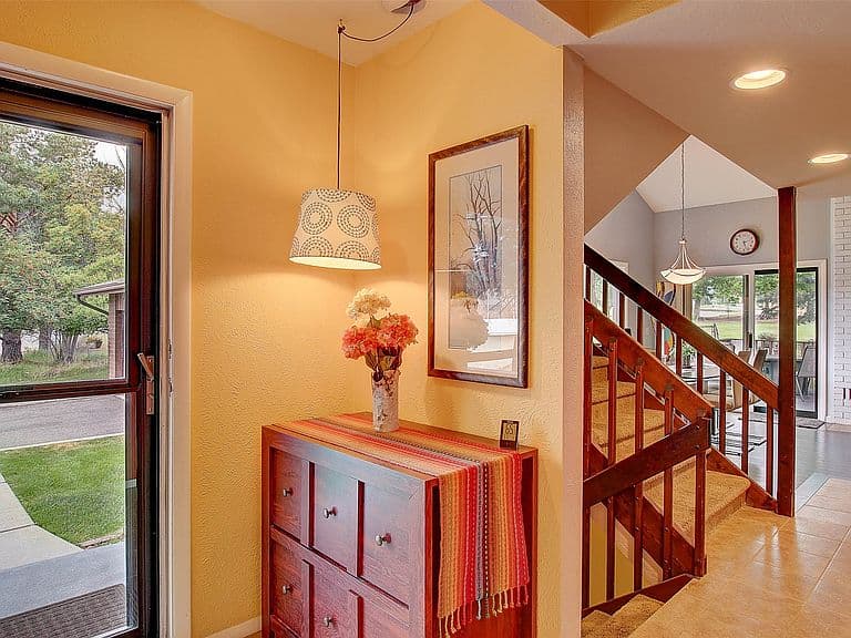 500 Westview Dr photo 2