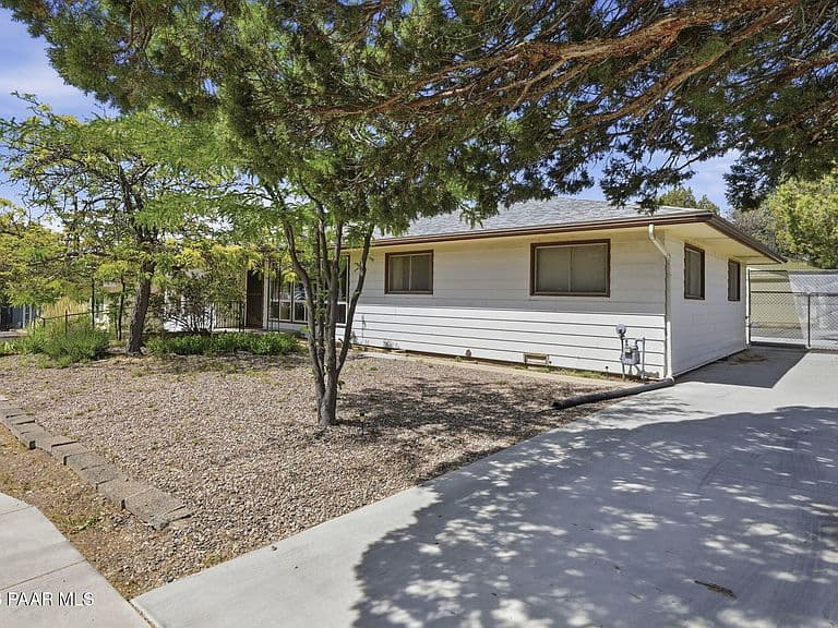 1816 Demerse Ave photo 2