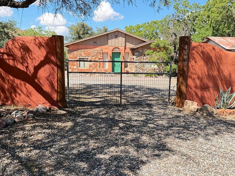1099 N WILLARD Road photo 1