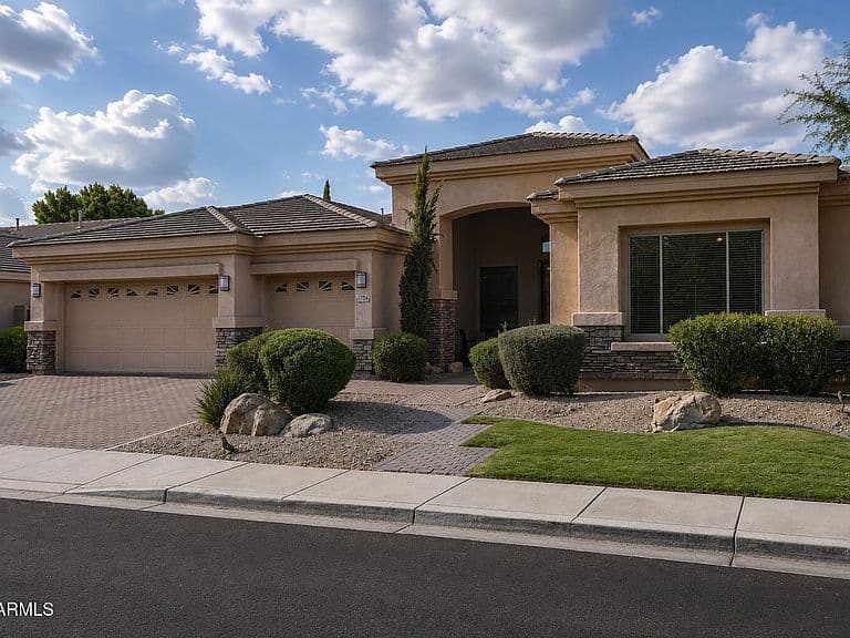 1764 W COCONINO Drive photo 2