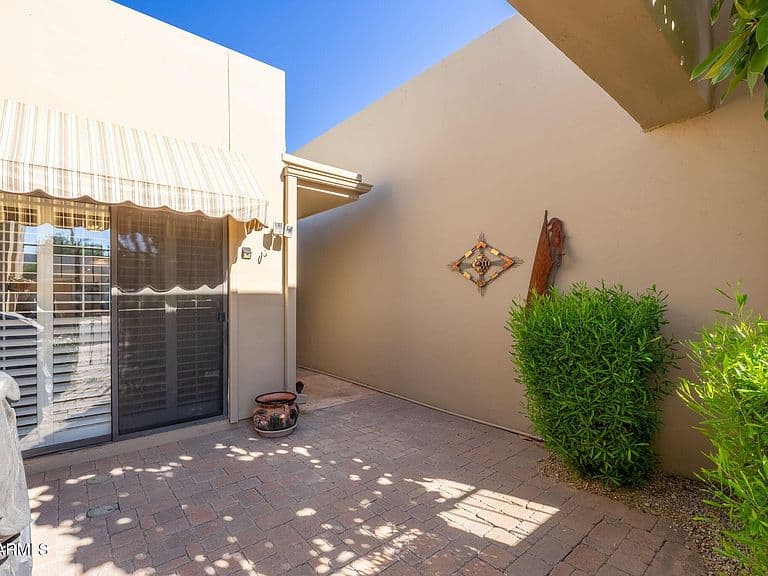 8814 E SAN RAFAEL Drive photo 4