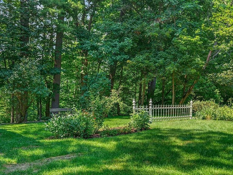 61 Ormsbee Avenue photo 2