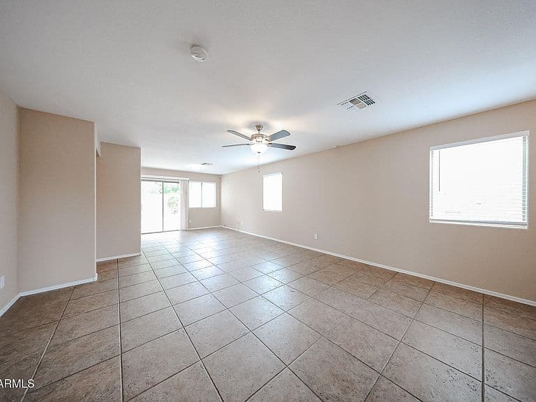 17545 W WATSON Lane photo 3