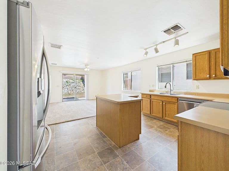 9947 E Denver Hill Dr photo 5