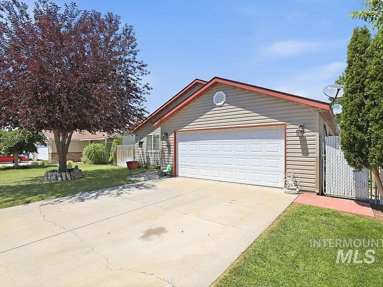 306 W Avenue K photo 3