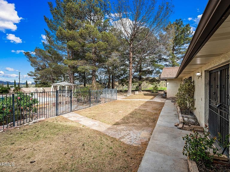 7358 E Alamo Way photo 5