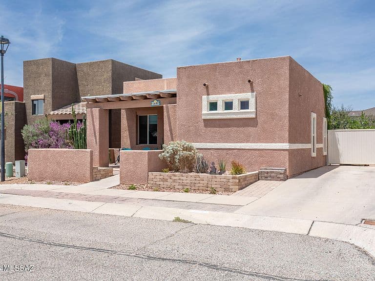 1685 E Calle Grandiosa photo 3
