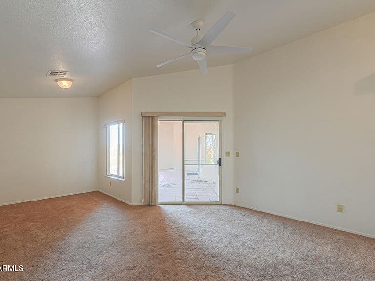 8517 N KILLDEER Place photo 5