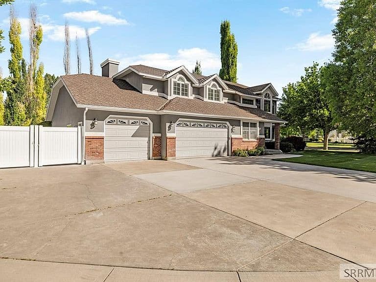 3516 Nathan Cir photo 2