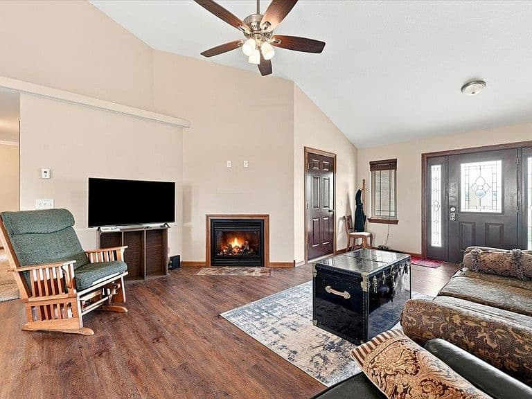 7714 Duke Pkwy photo 3