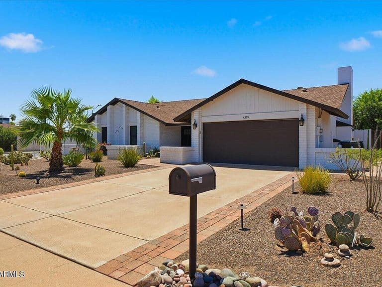 4379 E LUDLOW Drive photo 2