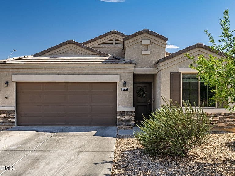 1237 E PAUL Drive photo 3
