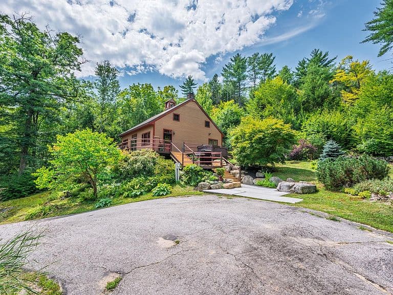 470 Newmarket Road photo 2