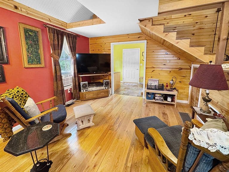 518 Beaver Ave photo 4