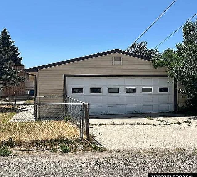 418 Morgan Ave photo 2