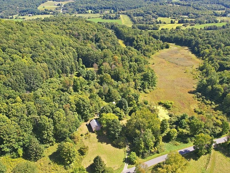 674 Dunbar Road photo 4