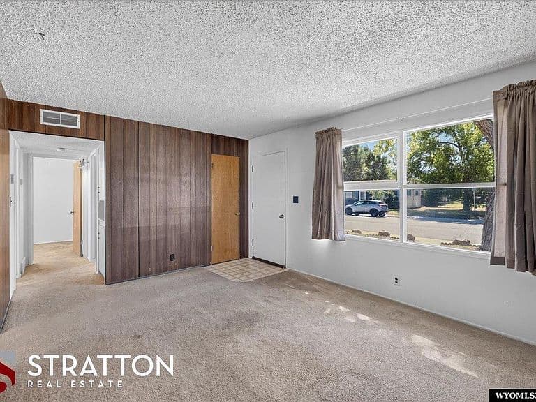 2654 Coulter Dr photo 3