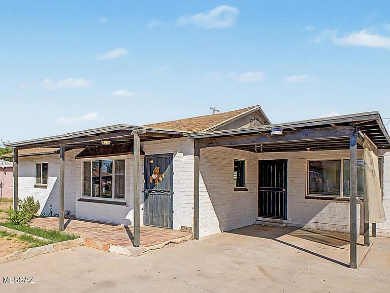 2126 E Hidalgo Vis photo 1