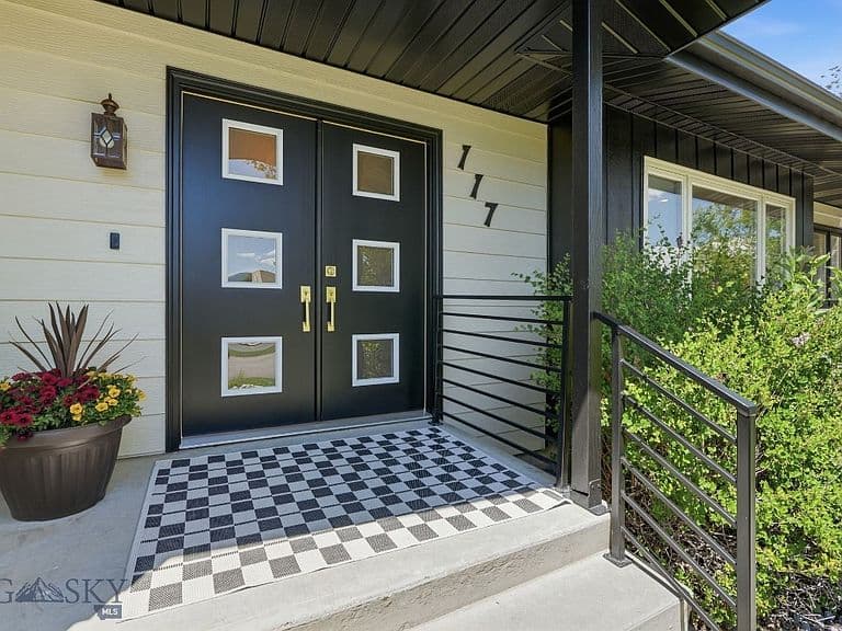 117 Henderson St photo 3