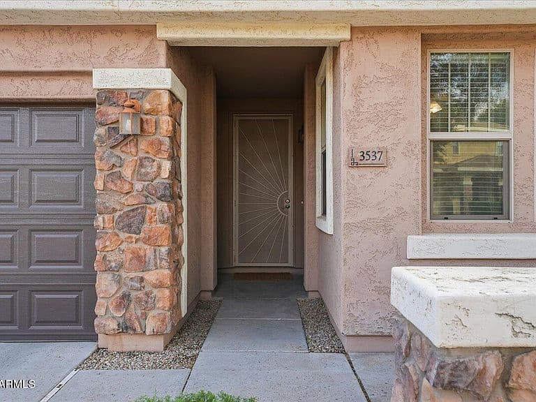 3537 E Constitution Dr photo 3