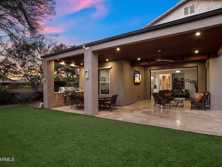 3805 E Zachary Dr photo 3