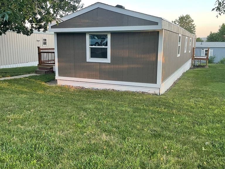 2227 E Erwin St photo 2