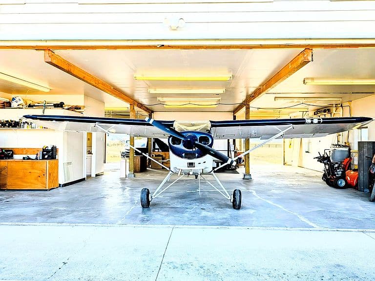 33 Staggerwing Lndg photo 2