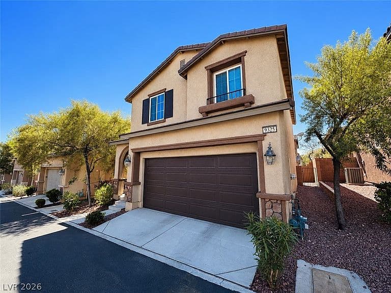 9325 Golden Lad Ave photo 2