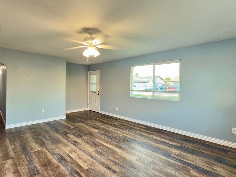 617 E NAVAJO Avenue photo 4