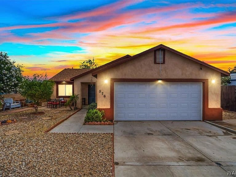 576 N Malibu Circle photo 2