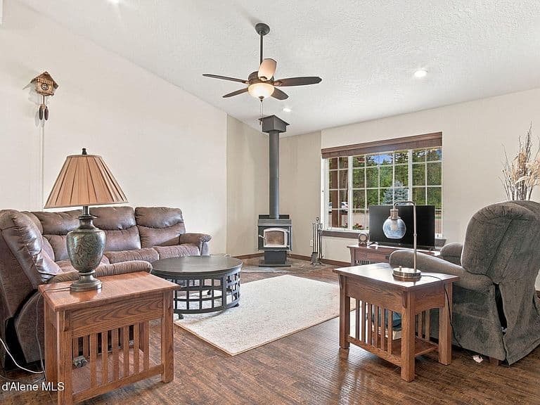 5364 W Golden Ave photo 4